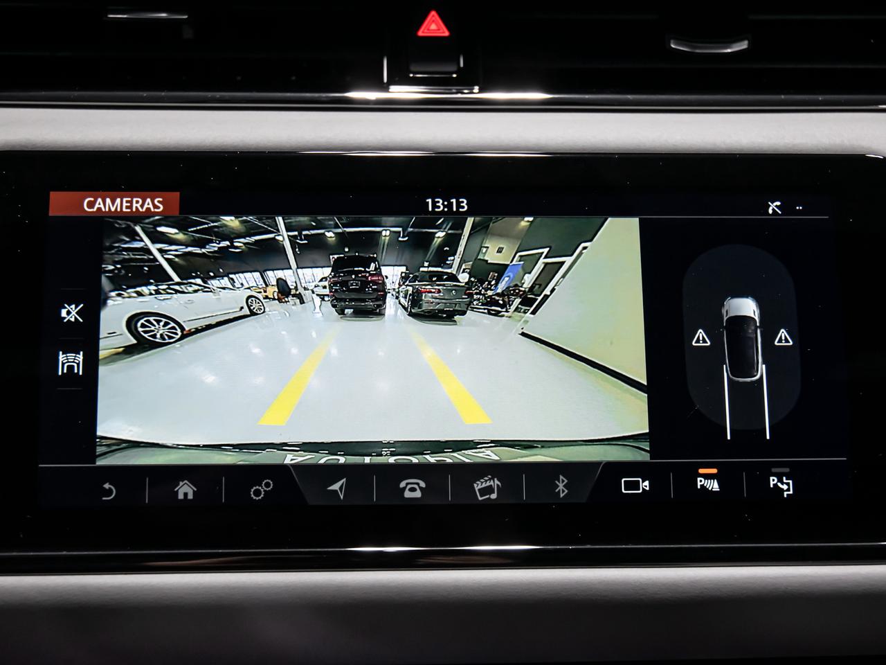 2020 Land Rover Range Rover Evoque P 300 R-DYNAMIC SE NAVI MERIDIAN SOUND REAR CAM Photo