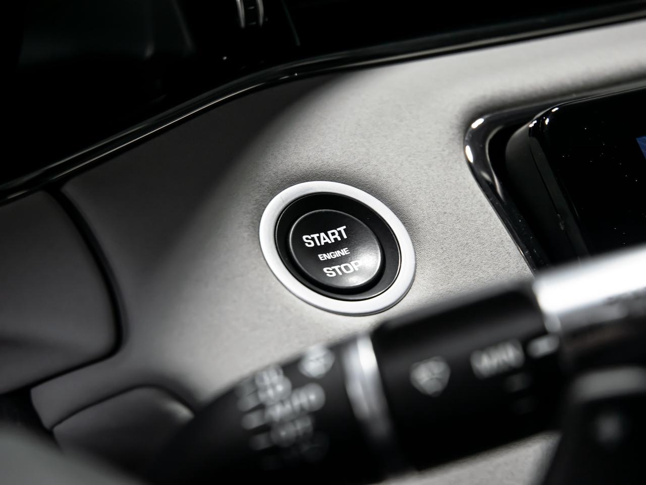 2020 Land Rover Range Rover Evoque P 300 R-DYNAMIC SE NAVI MERIDIAN SOUND REAR CAM Photo