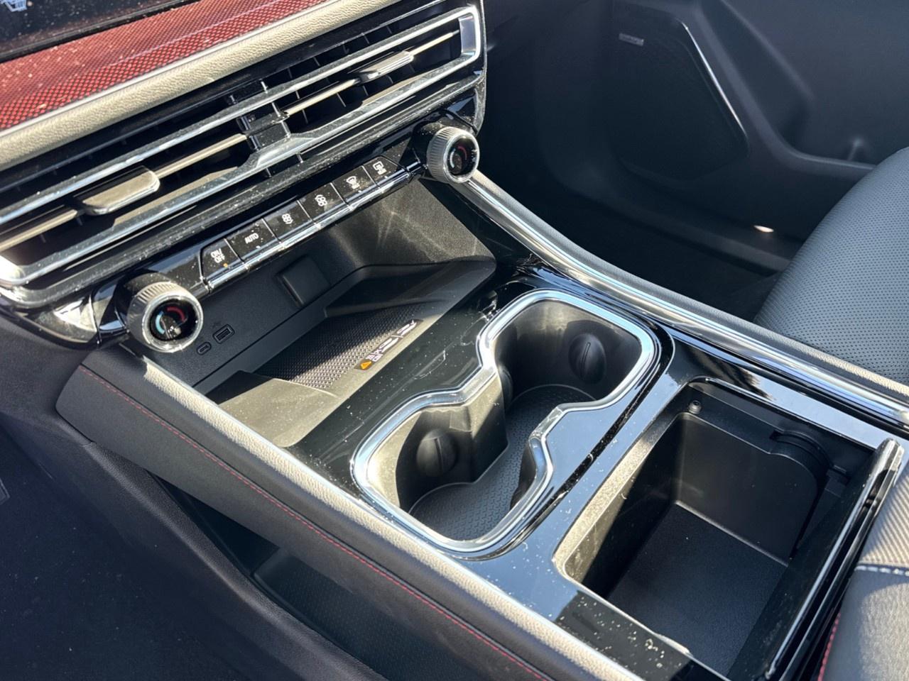 2026 Chevrolet Traverse AWD 4dr Z71 Photo