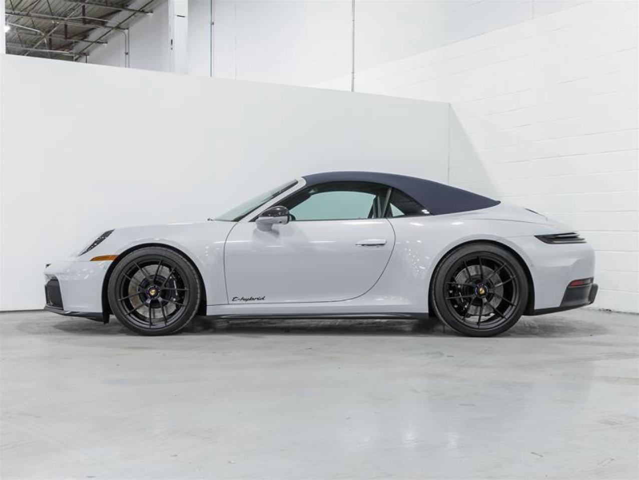 2025 Porsche 911  Photo