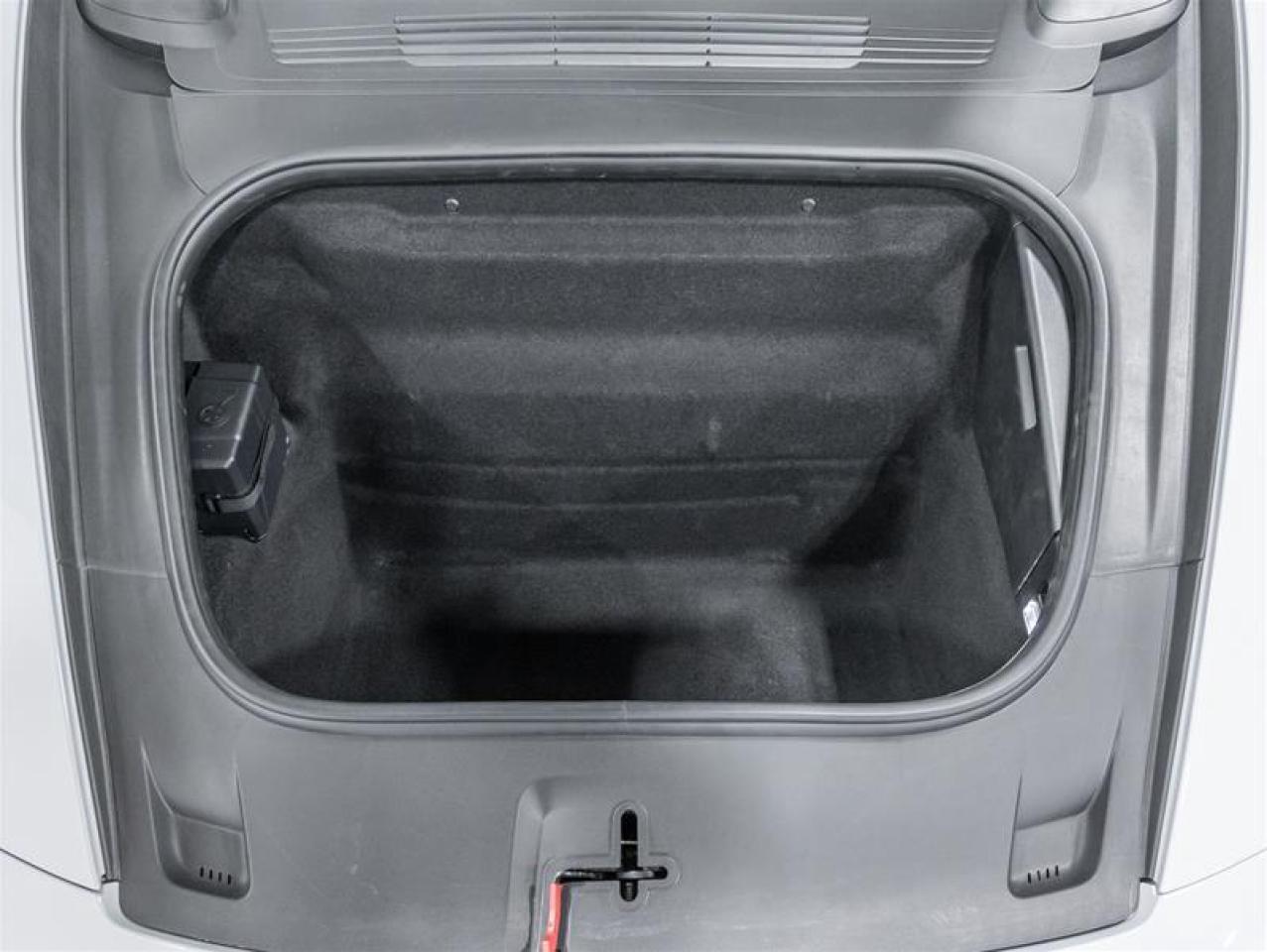 2025 Porsche 911  Photo3