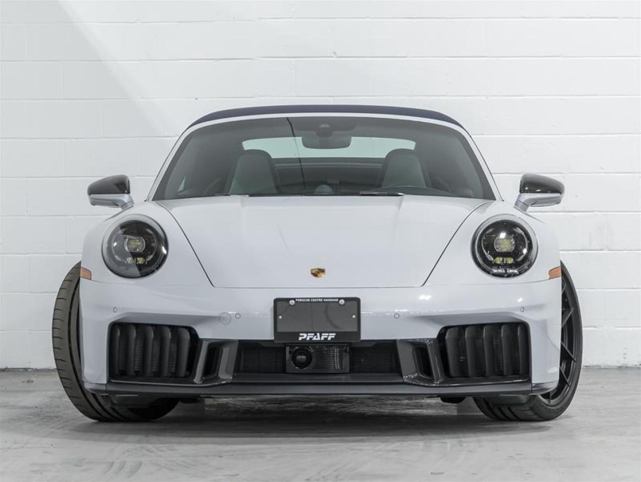 2025 Porsche 911  Photo2