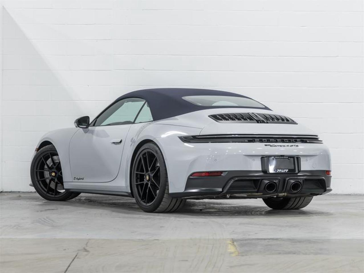 2025 Porsche 911  Photo