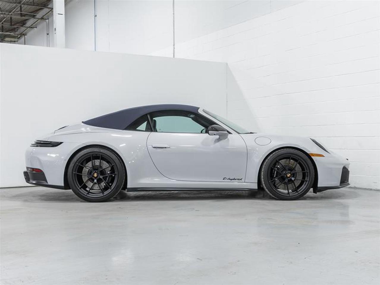 2025 Porsche 911  Photo