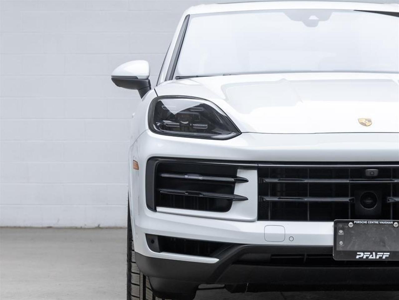 2024 Porsche Cayenne  Photo2