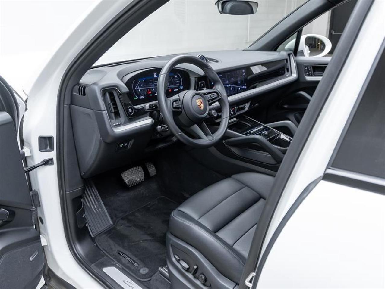 2024 Porsche Cayenne  Photo