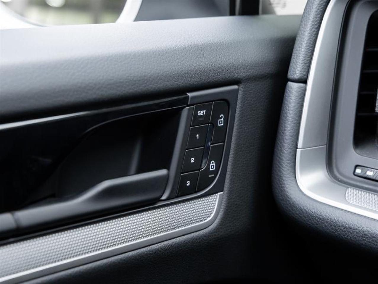 2024 Porsche Cayenne  Photo