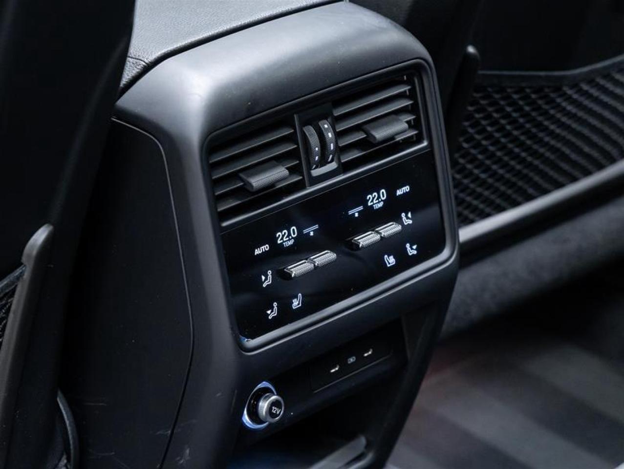 2024 Porsche Cayenne  Photo