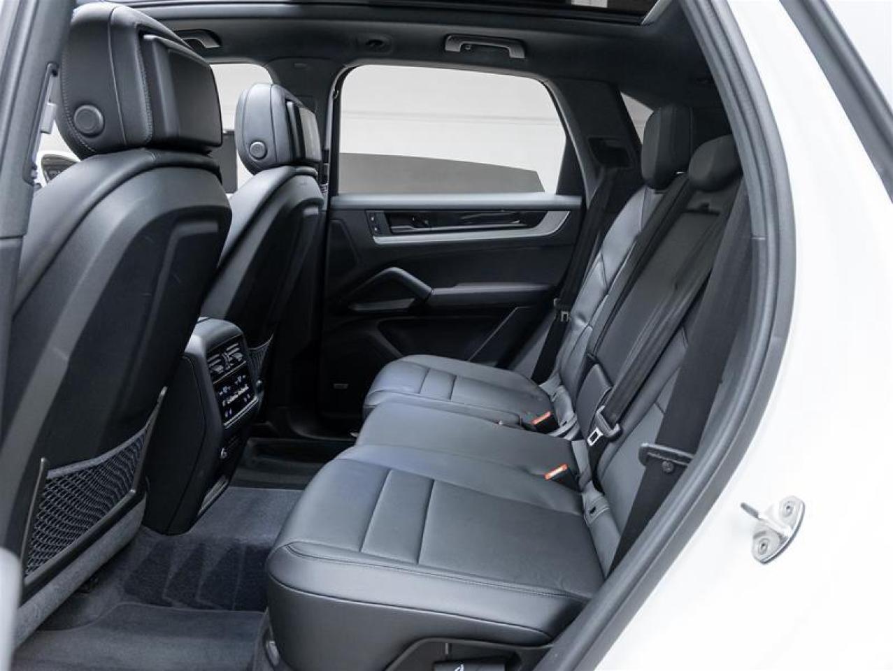 2024 Porsche Cayenne  Photo