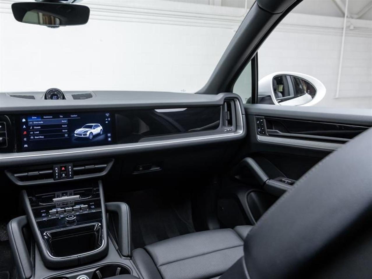 2024 Porsche Cayenne  Photo