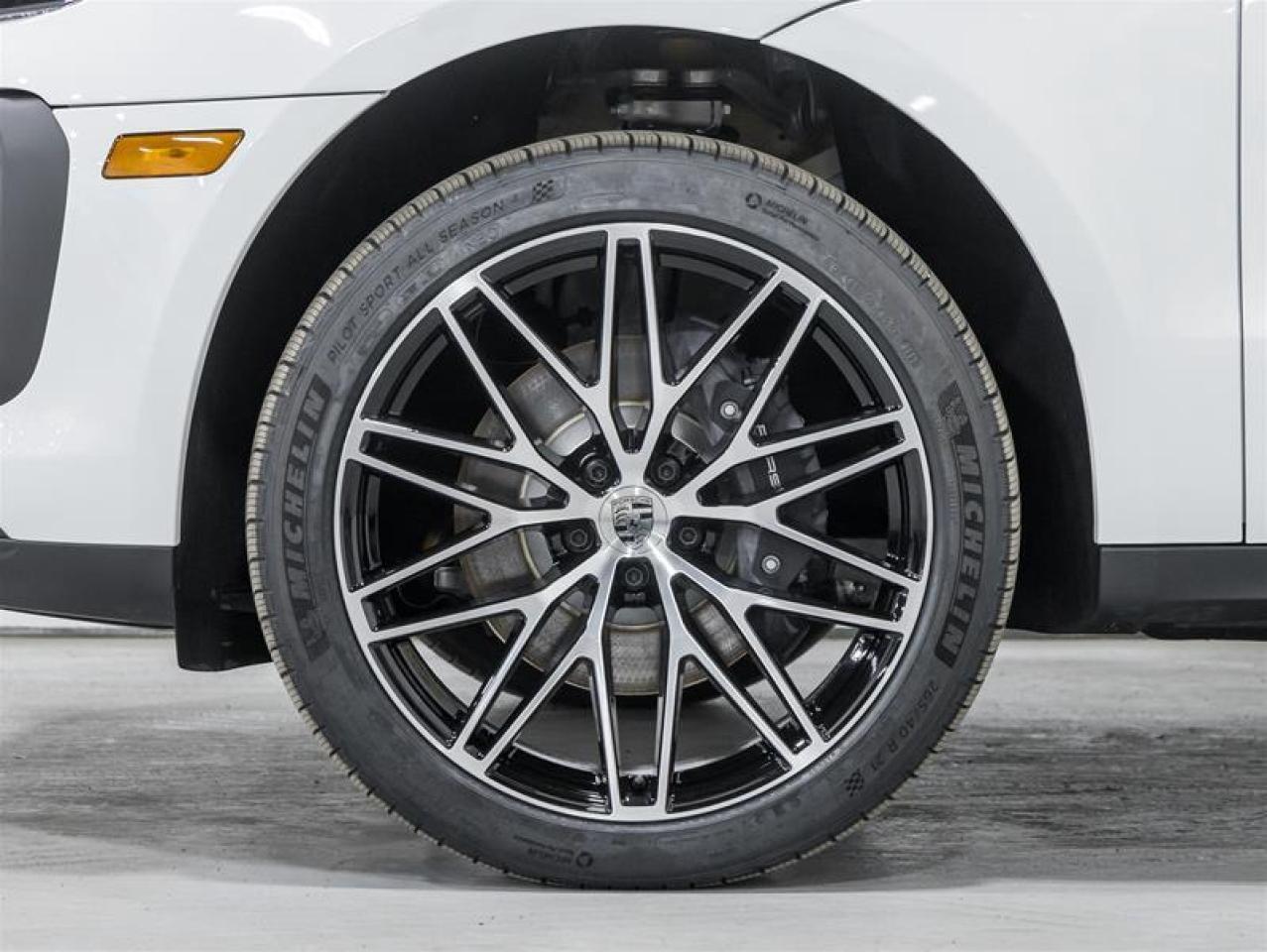 2026 Porsche Macan  Photo