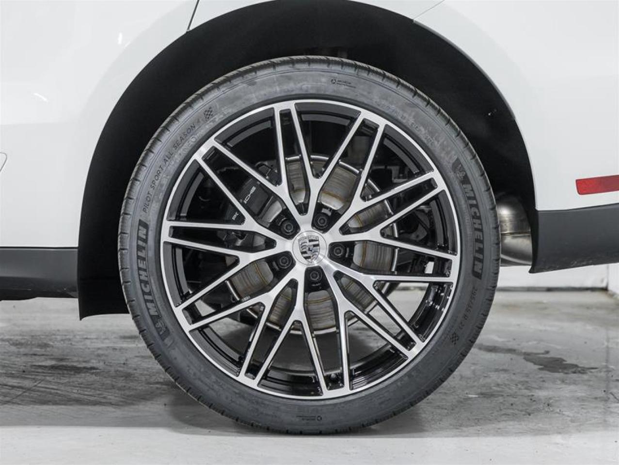 2026 Porsche Macan  Photo