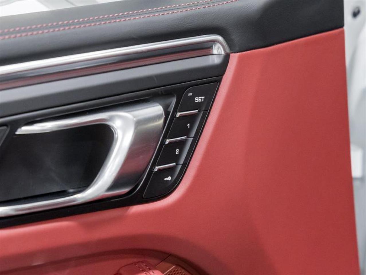 2026 Porsche Macan  Photo