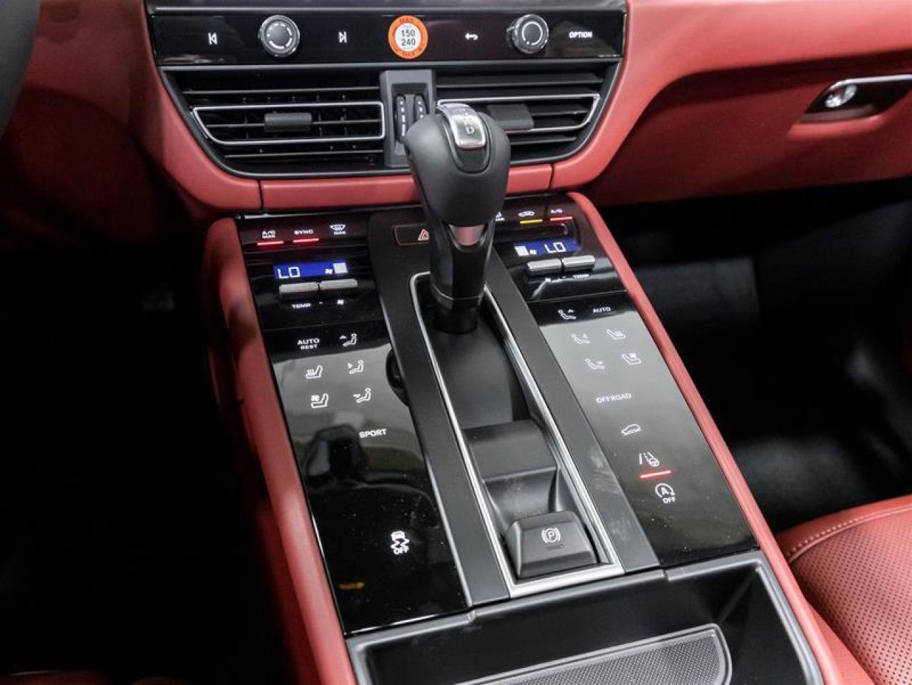 2026 Porsche Macan  Photo