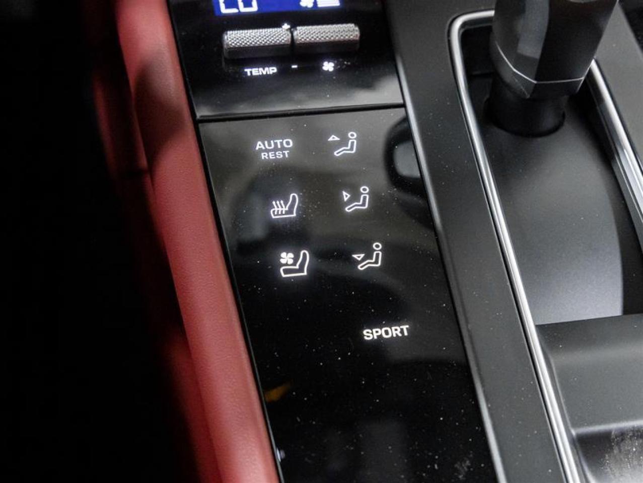 2026 Porsche Macan  Photo