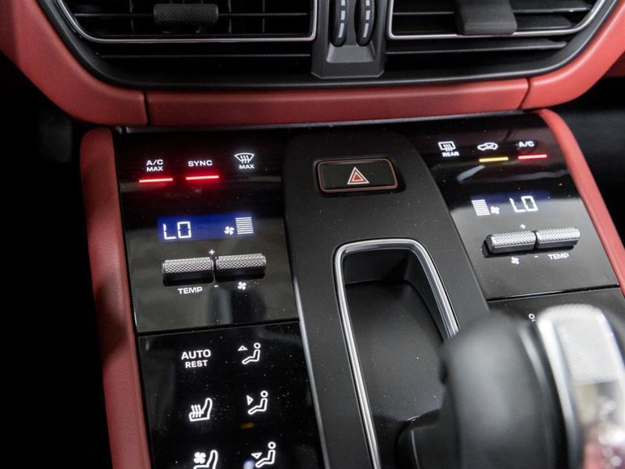 2026 Porsche Macan  Photo