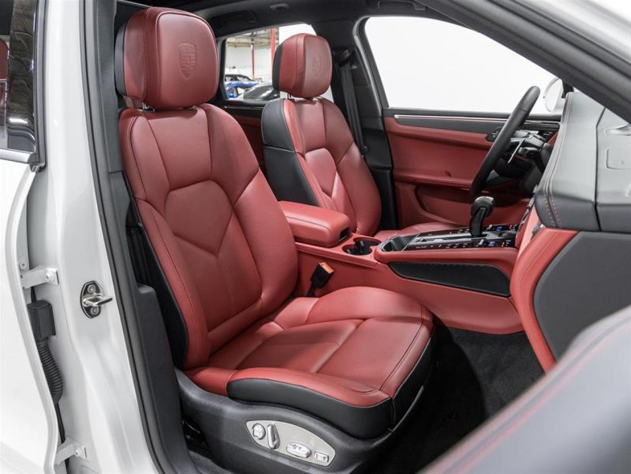 2026 Porsche Macan  Photo