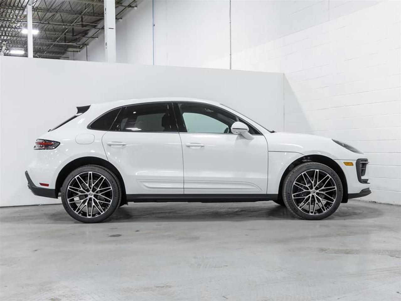 2026 Porsche Macan  Photo