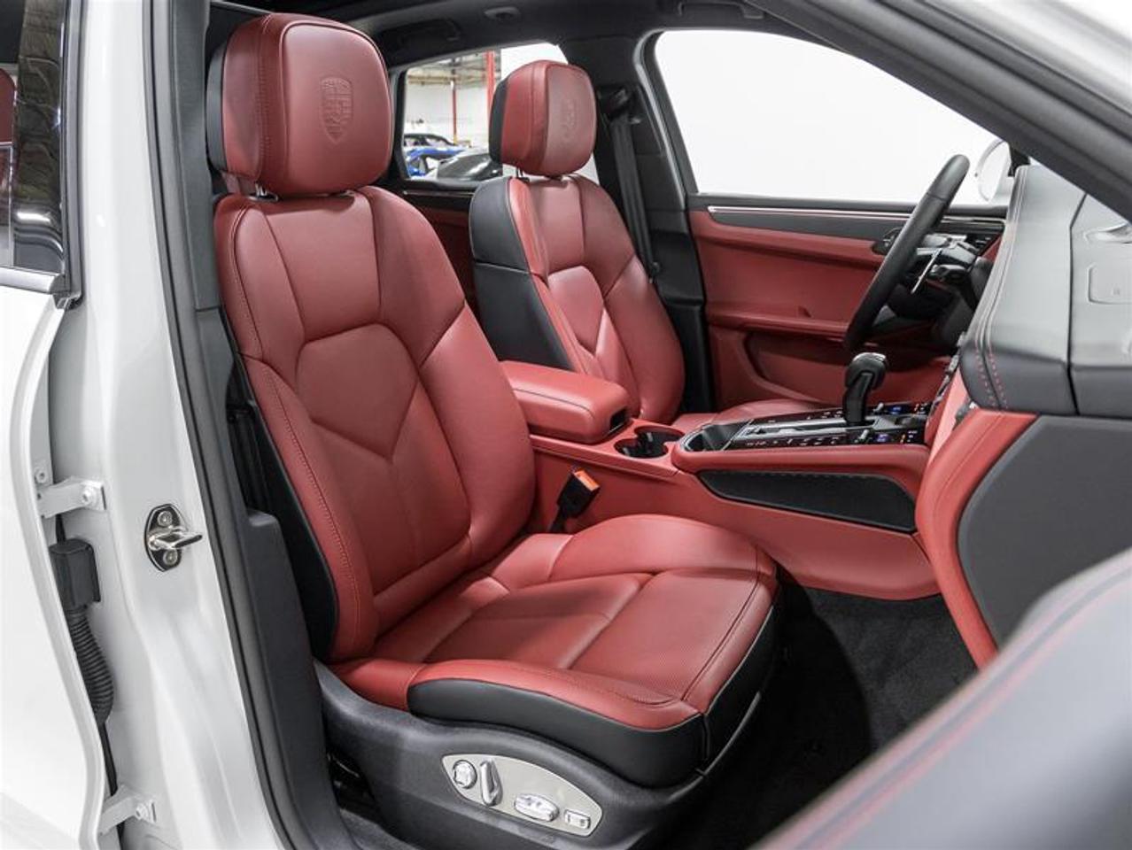 2026 Porsche Macan  Photo