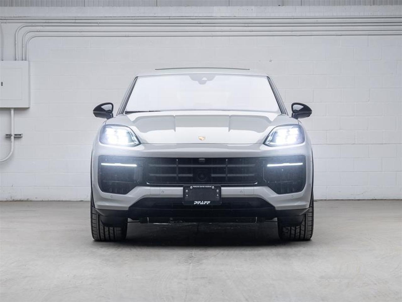 2025 Porsche Cayenne  Photo