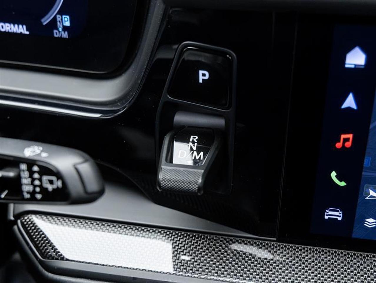 2025 Porsche Cayenne  Photo