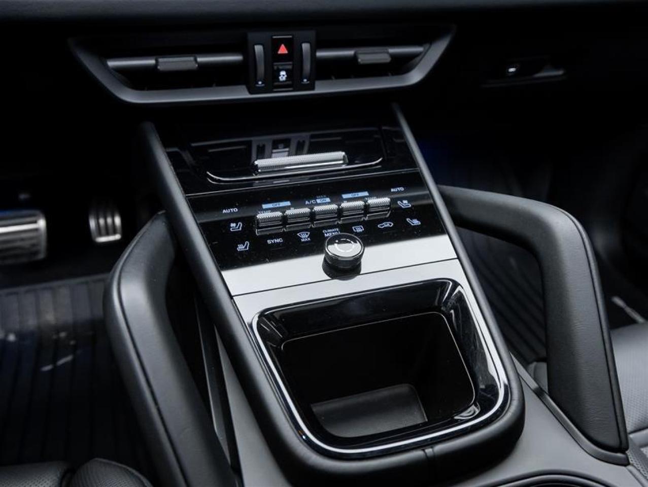 2025 Porsche Cayenne  Photo