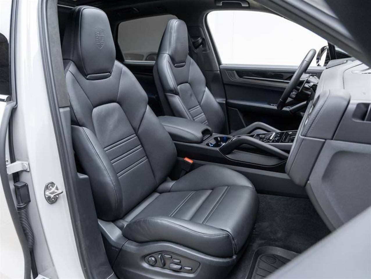 2025 Porsche Cayenne  Photo