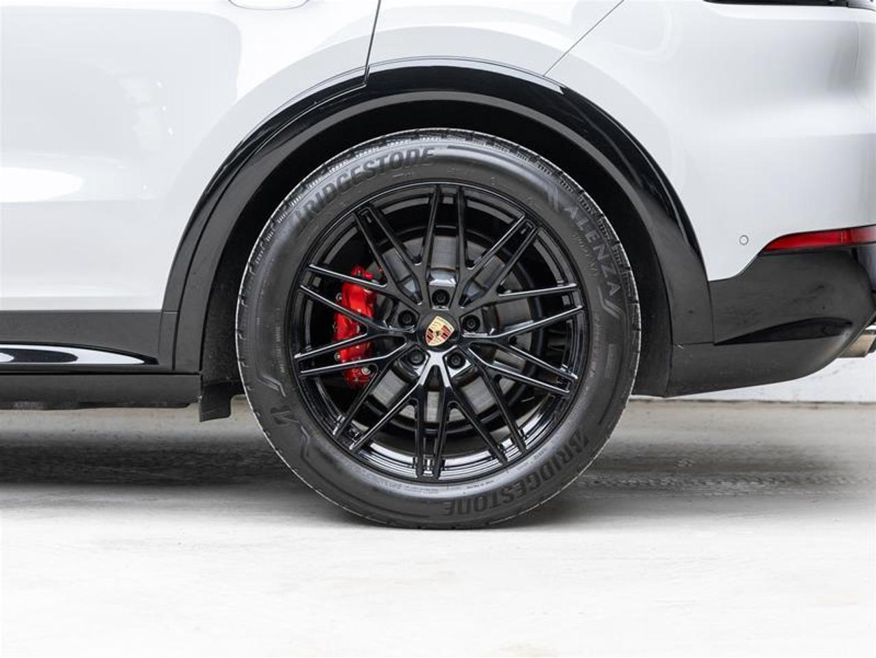 2025 Porsche Cayenne  Photo