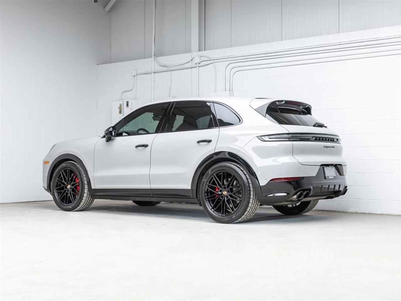 2025 Porsche Cayenne  Photo
