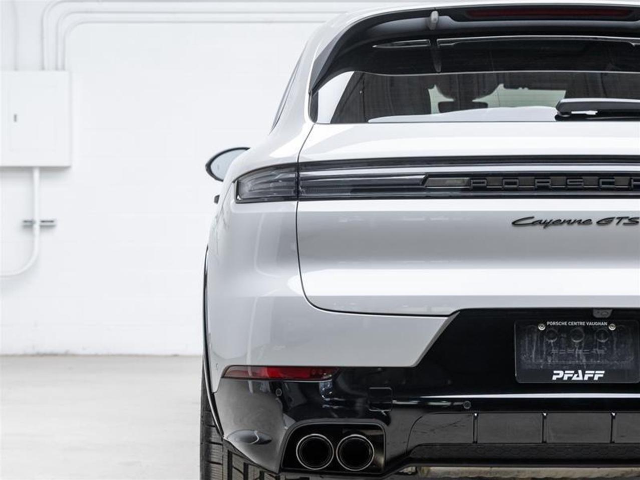 2025 Porsche Cayenne  Photo