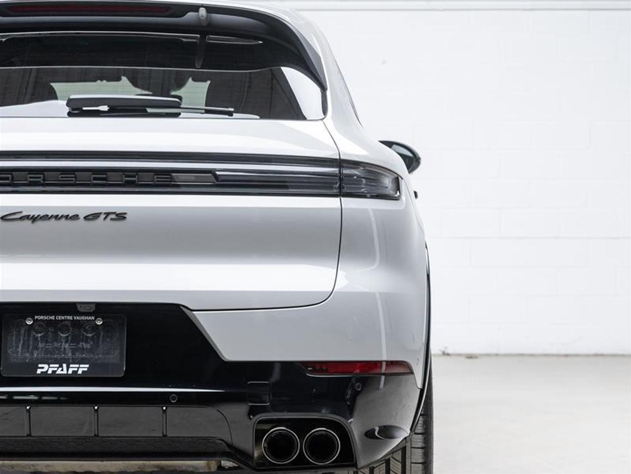 2025 Porsche Cayenne  Photo