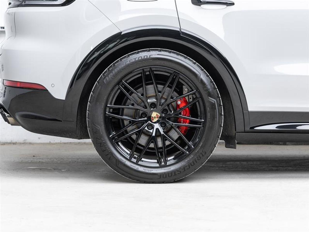 2025 Porsche Cayenne  Photo