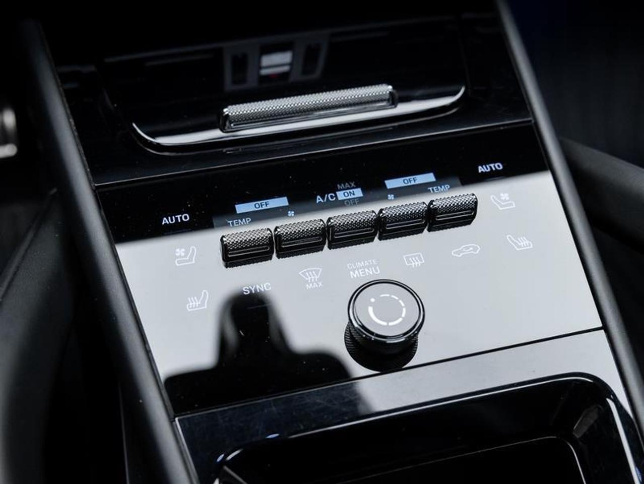 2025 Porsche Cayenne  Photo
