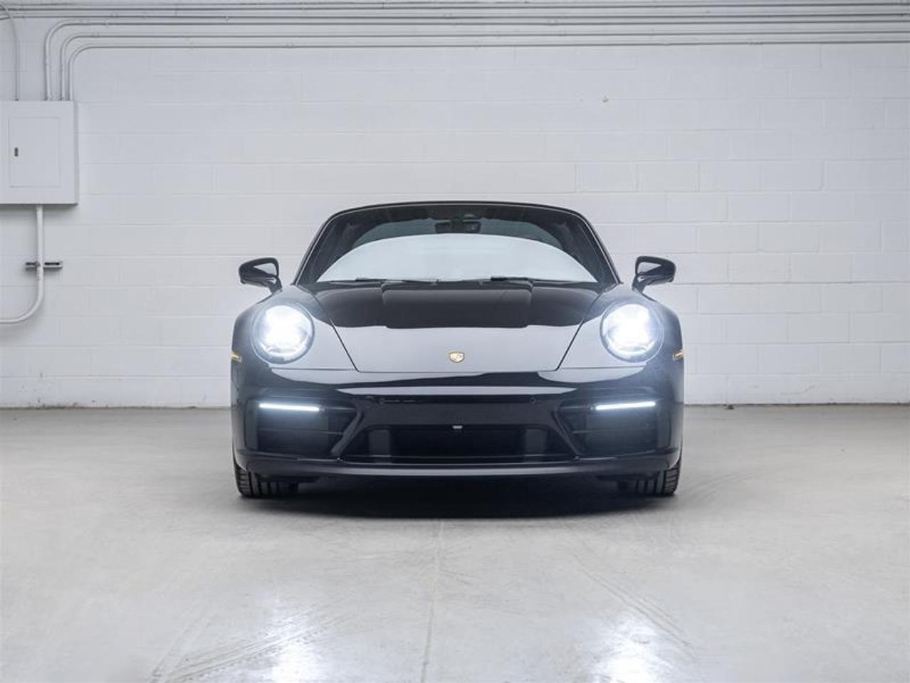 2024 Porsche 911  Photo2