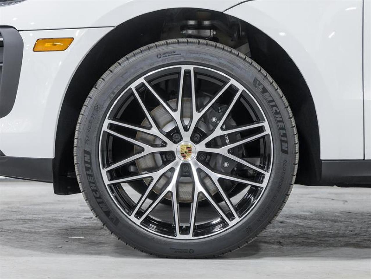 2026 Porsche Macan  Photo4