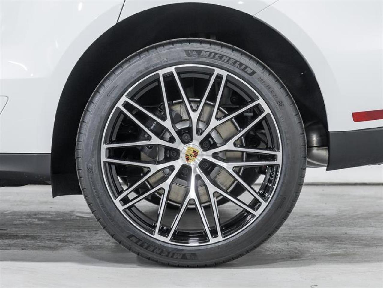 2026 Porsche Macan  Photo