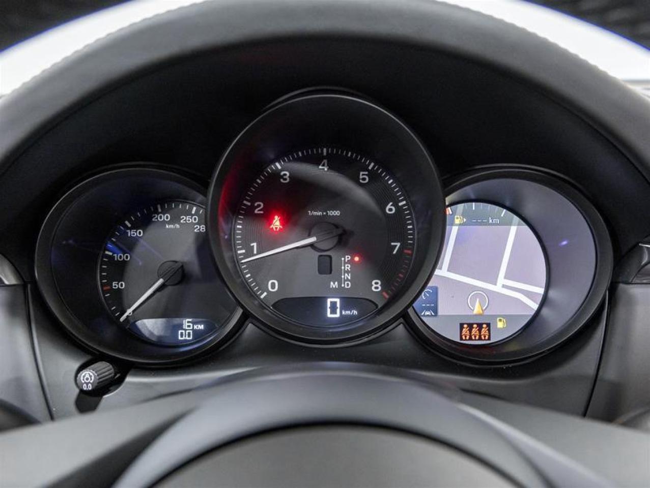 2026 Porsche Macan  Photo