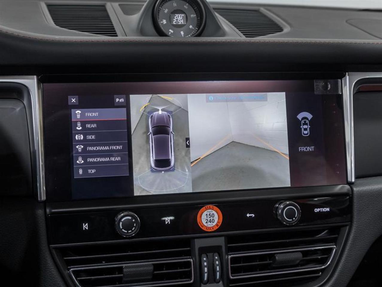 2026 Porsche Macan  Photo