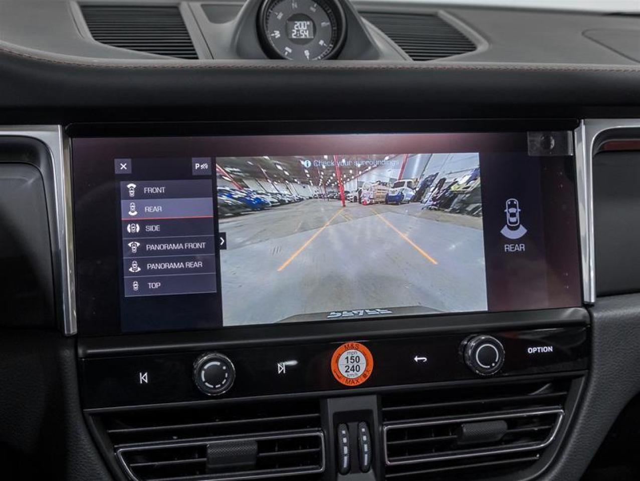 2026 Porsche Macan  Photo