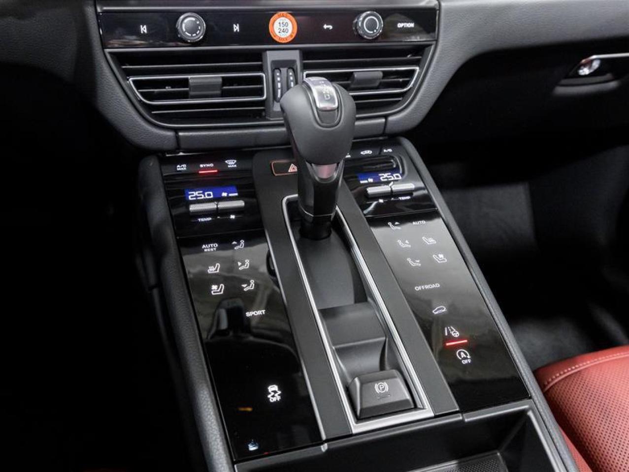 2026 Porsche Macan  Photo