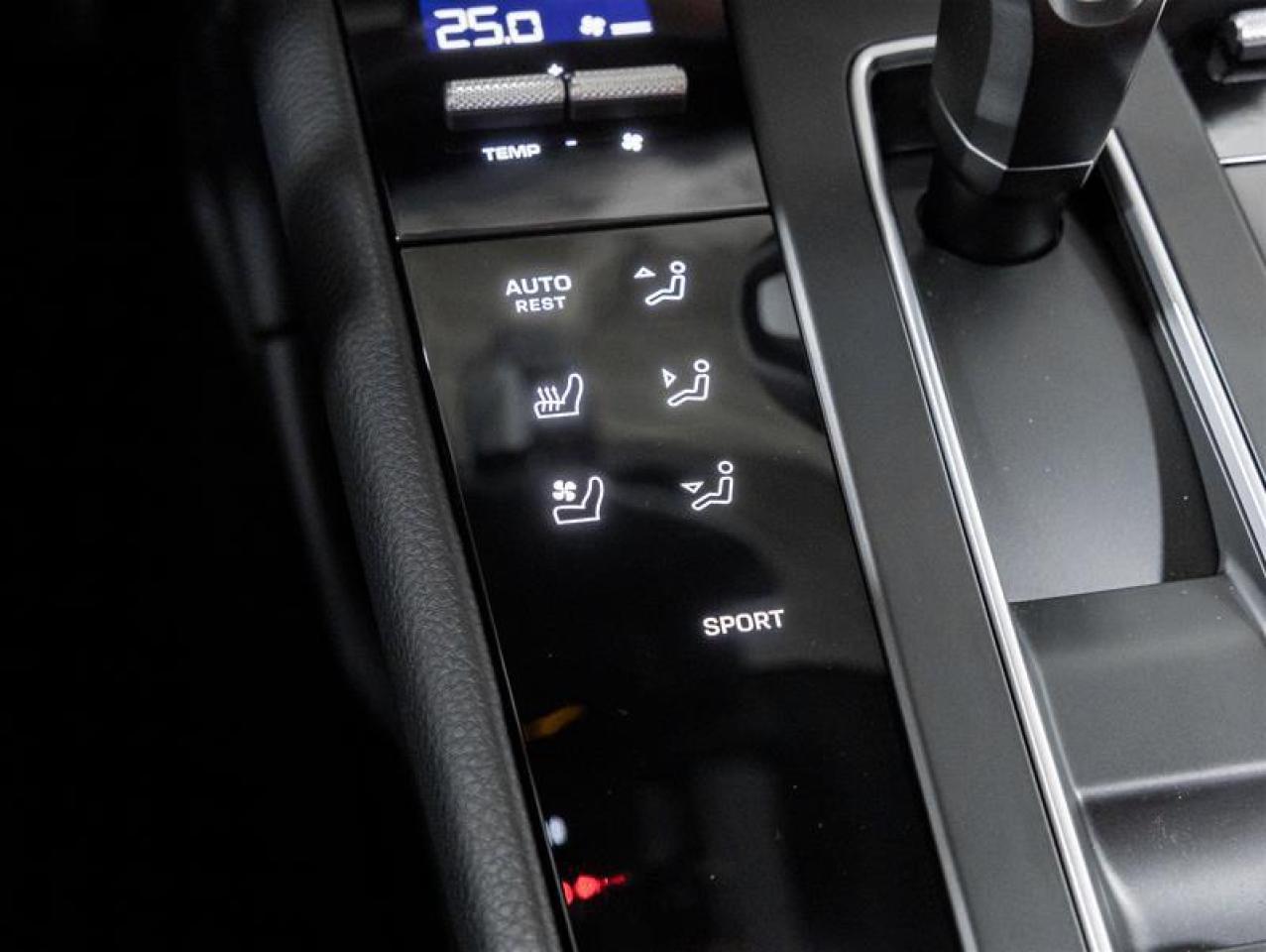 2026 Porsche Macan  Photo