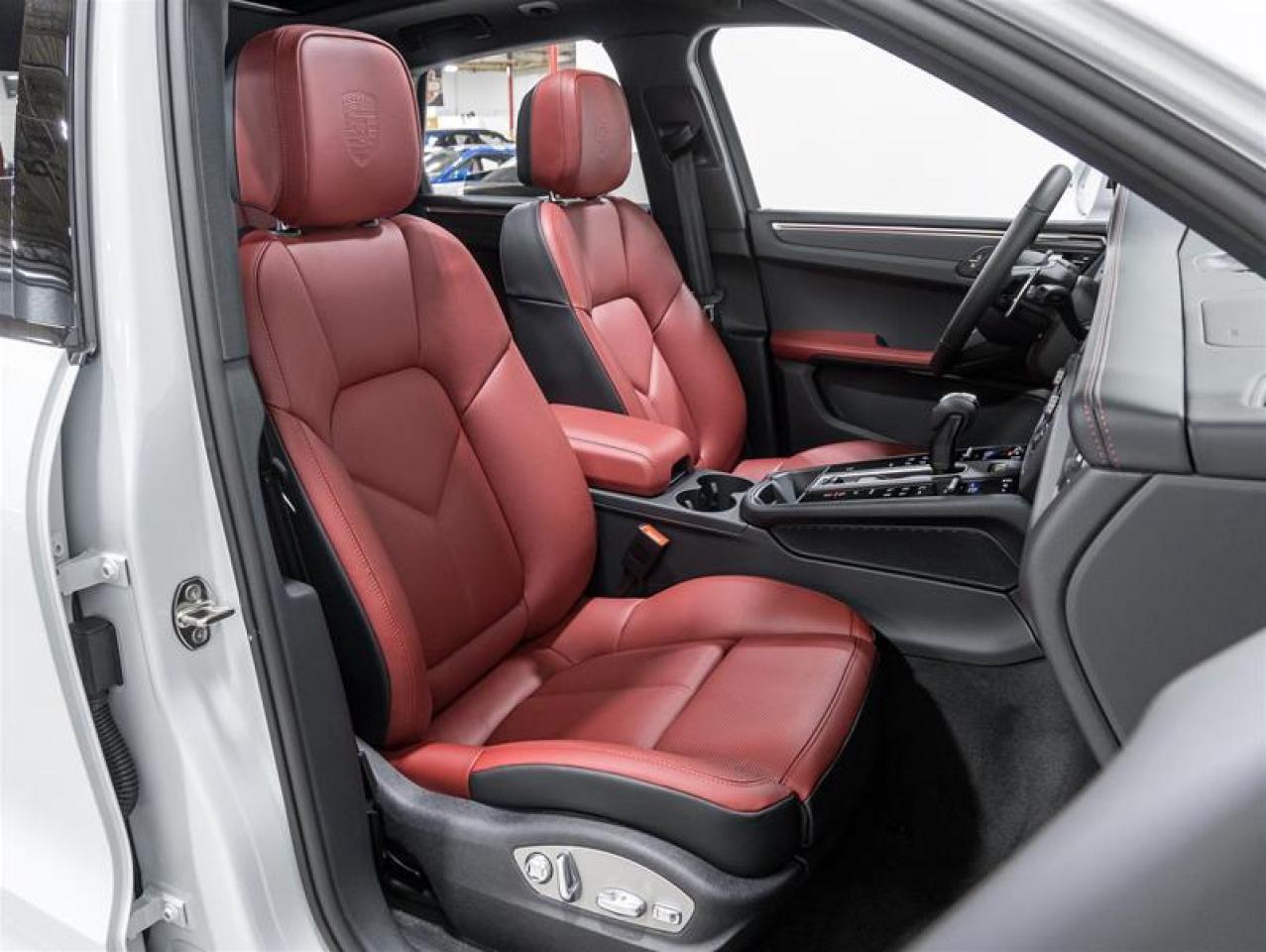 2026 Porsche Macan  Photo