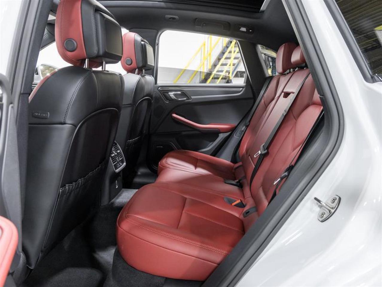 2026 Porsche Macan  Photo