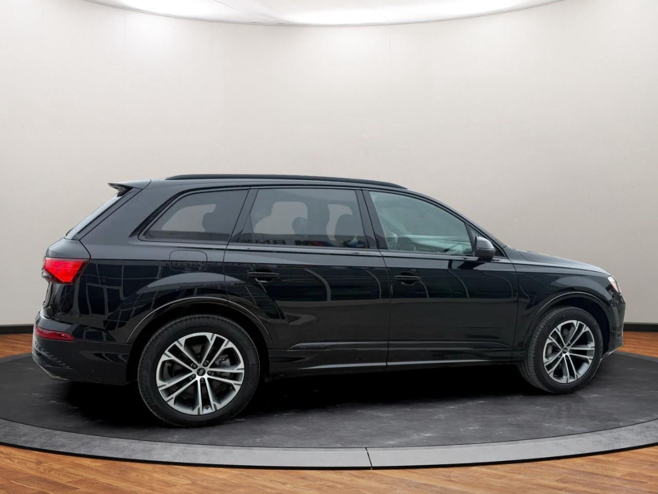 2025 Audi Q7 55 Photo