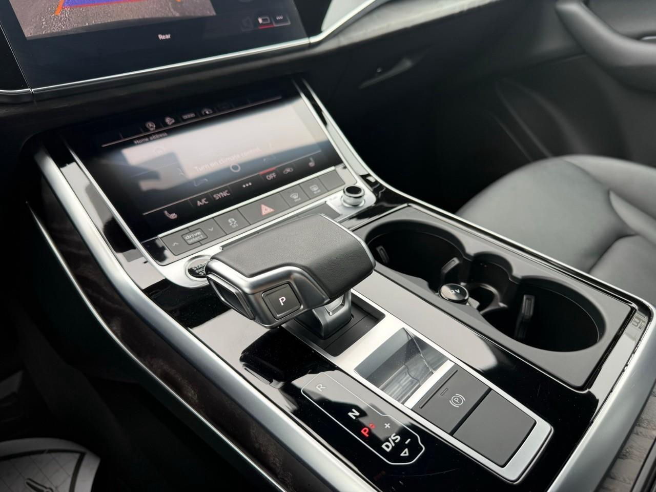 2025 Audi Q7 55 Photo