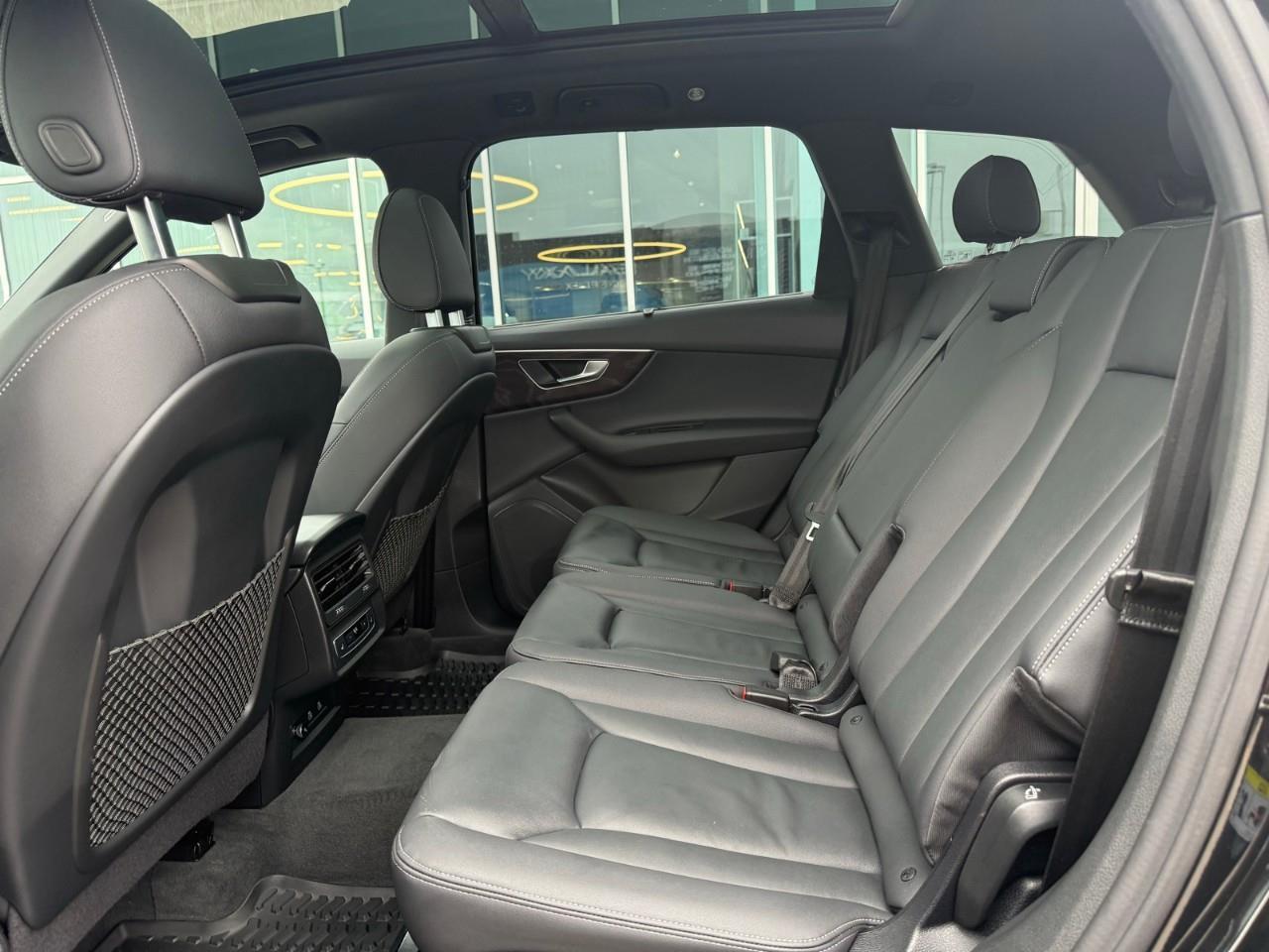 2025 Audi Q7 55 Photo