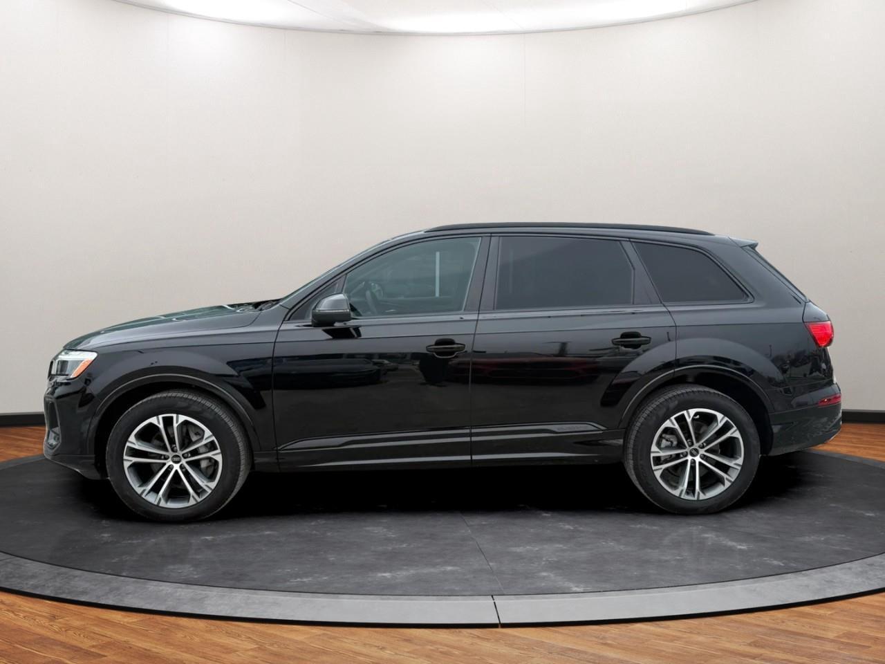 2025 Audi Q7 55 Photo2