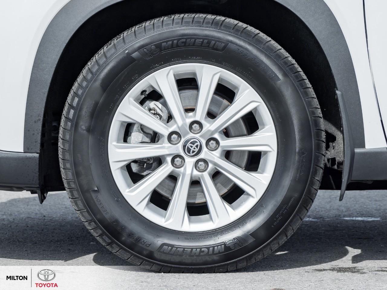 2024 Toyota Grand Highlander LEATHER HEATED STEERING 8 PASSENGER ONE OWNER TCUV Photo3