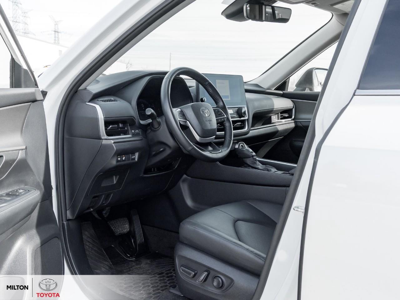 2024 Toyota Grand Highlander LEATHER HEATED STEERING 8 PASSENGER ONE OWNER TCUV Photo