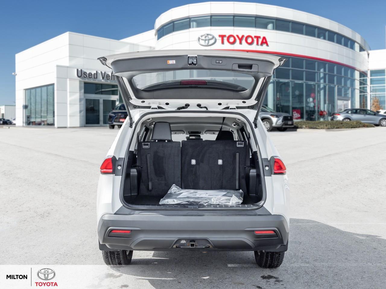 2024 Toyota Grand Highlander LEATHER HEATED STEERING 8 PASSENGER ONE OWNER TCUV Photo